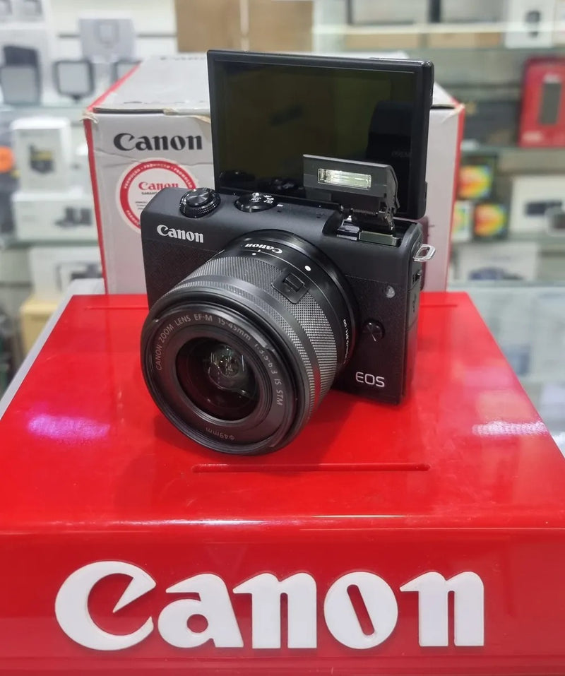 CAMERA CANON M200 MIRRORLES SEMI NOVA C/ 15-45mm
